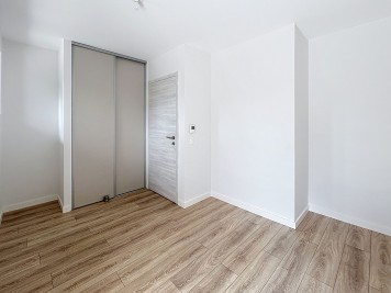 Local professionnel - VIUZ EN SALLAZ - 83m²