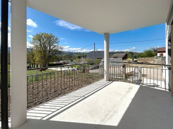 Local professionnel - VIUZ EN SALLAZ - 83m²